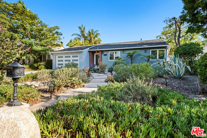 Property Photo:  10330 McCormick St  CA 91601 