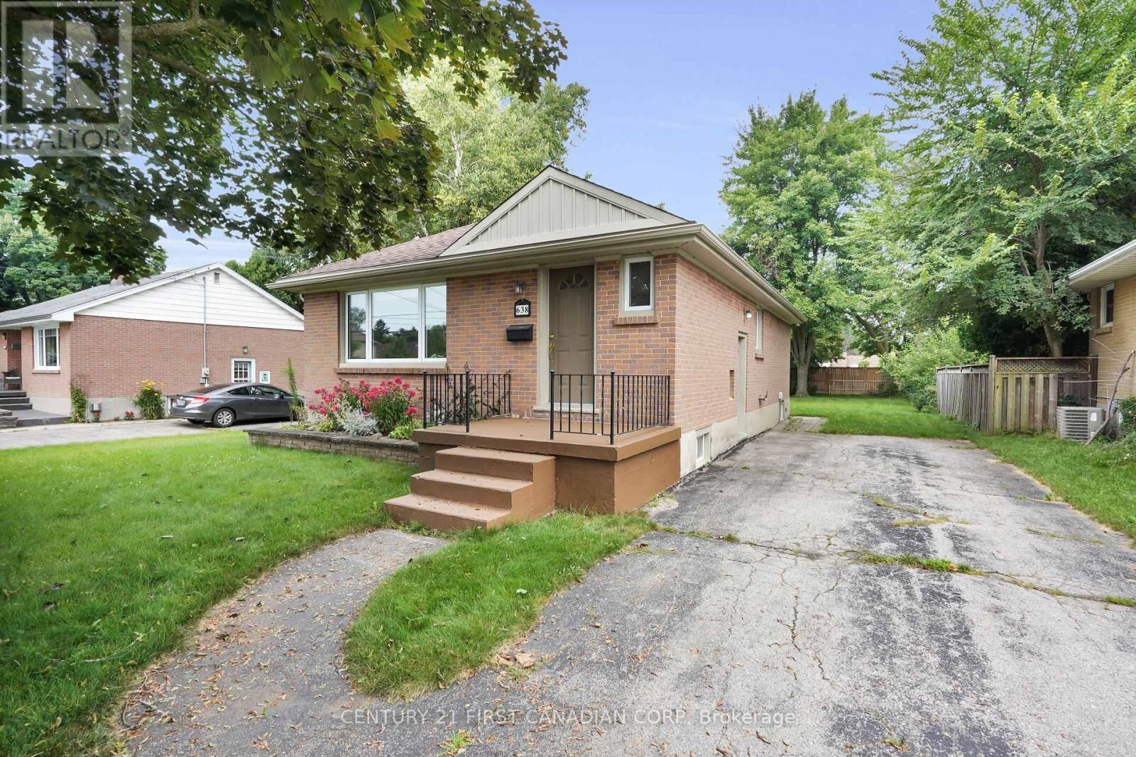 Property Photo: 638 Tennent Avenue Upper ON N5X 1L6