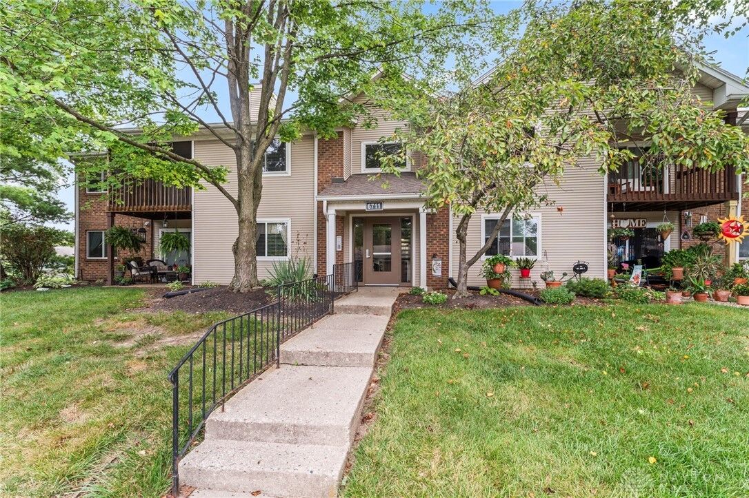 Property Photo: 6711 Green Branch Drive 5 OH 45459