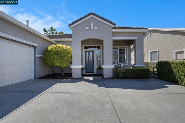 Property Photo: 124 Liberty Ln CA 94513