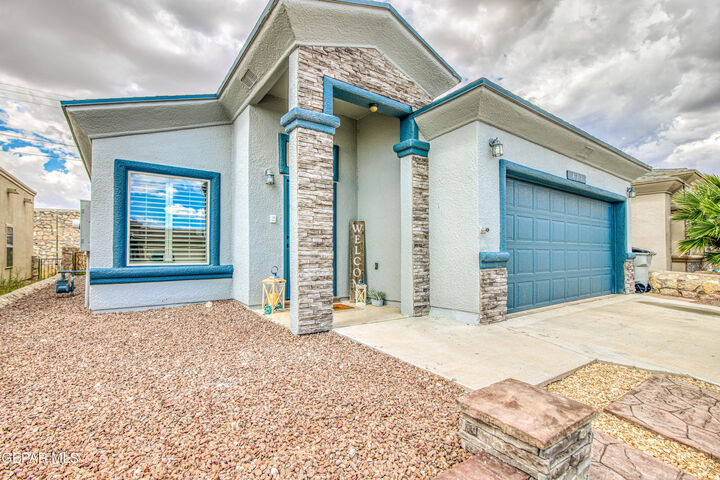 421 Prime Desert Drive  El Paso TX 79932 photo