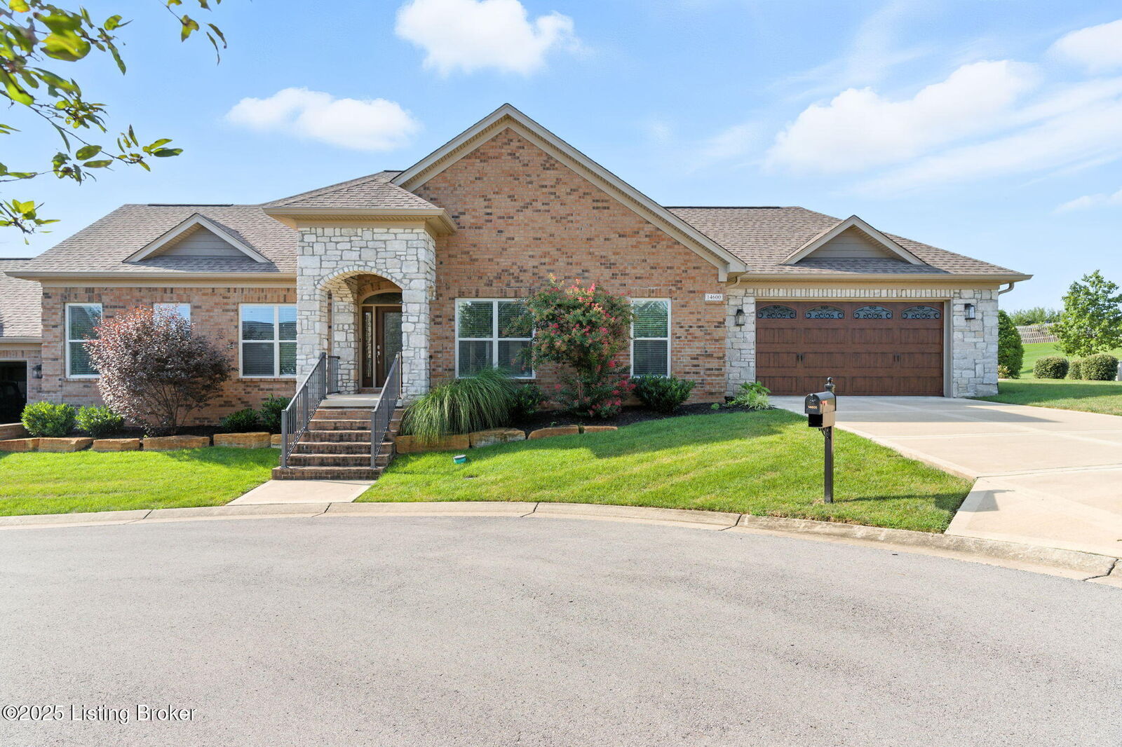 Property Photo:  14600 Hamilton Springs Cir  KY 40245 