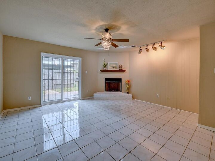 Property Photo: 6330 Creekbend Drive D TX 77096