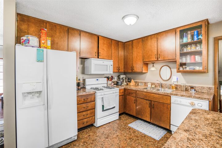 Property Photo: 4281 Wakonda Drive IA 50211