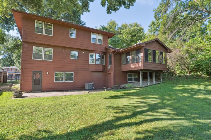 Property Photo: 2905 Watrous Avenue IA 50321