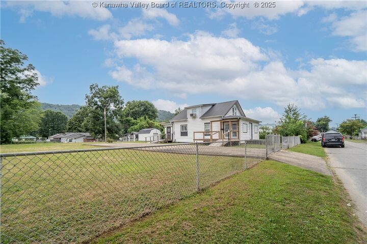 Property Photo: 5611 Church Drive WV 25306