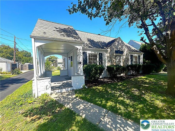 Property Photo:  1632 Snyder Street  PA 18017 