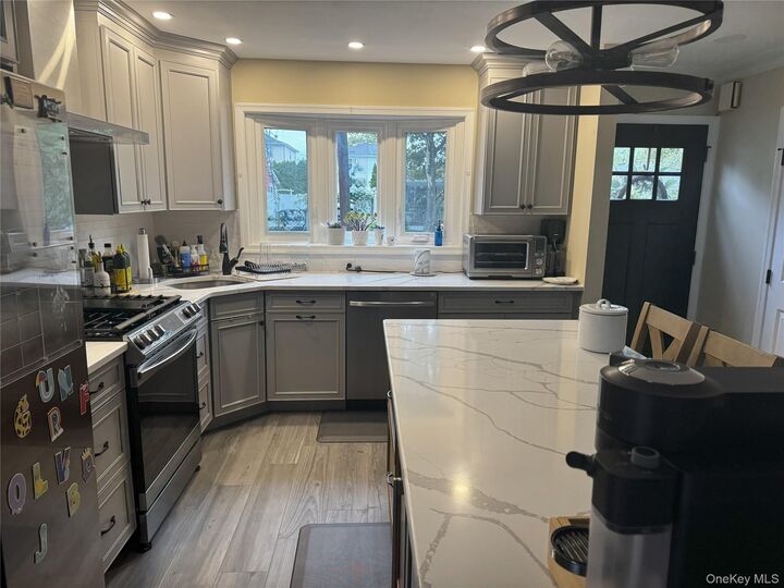 Property Photo: 87 Vincent Avenue NY 10306