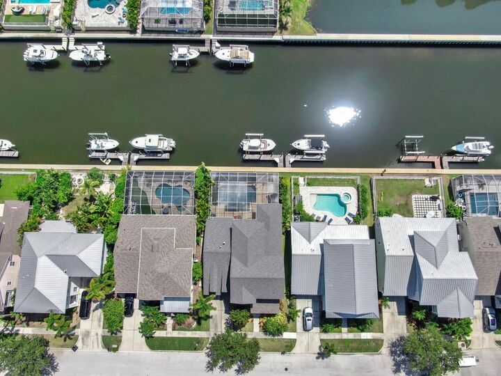 Property Photo: 5711 Tortoise Place FL 33572