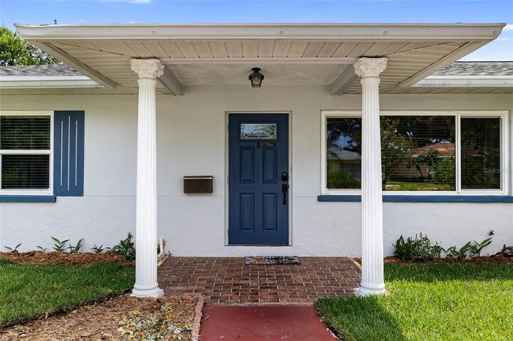 Property Photo: 4210 25th Avenue N FL 33713