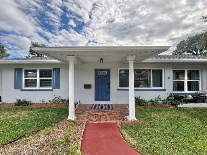 Property Photo: 4210 25th Avenue N FL 33713