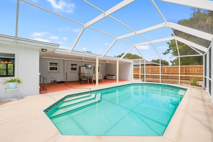 Property Photo:  4210 25th Avenue N  FL 33713 