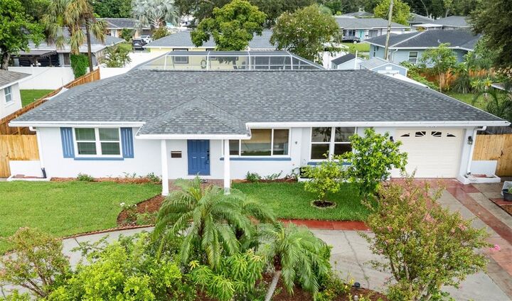 Property Photo: 4210 25th Avenue N FL 33713