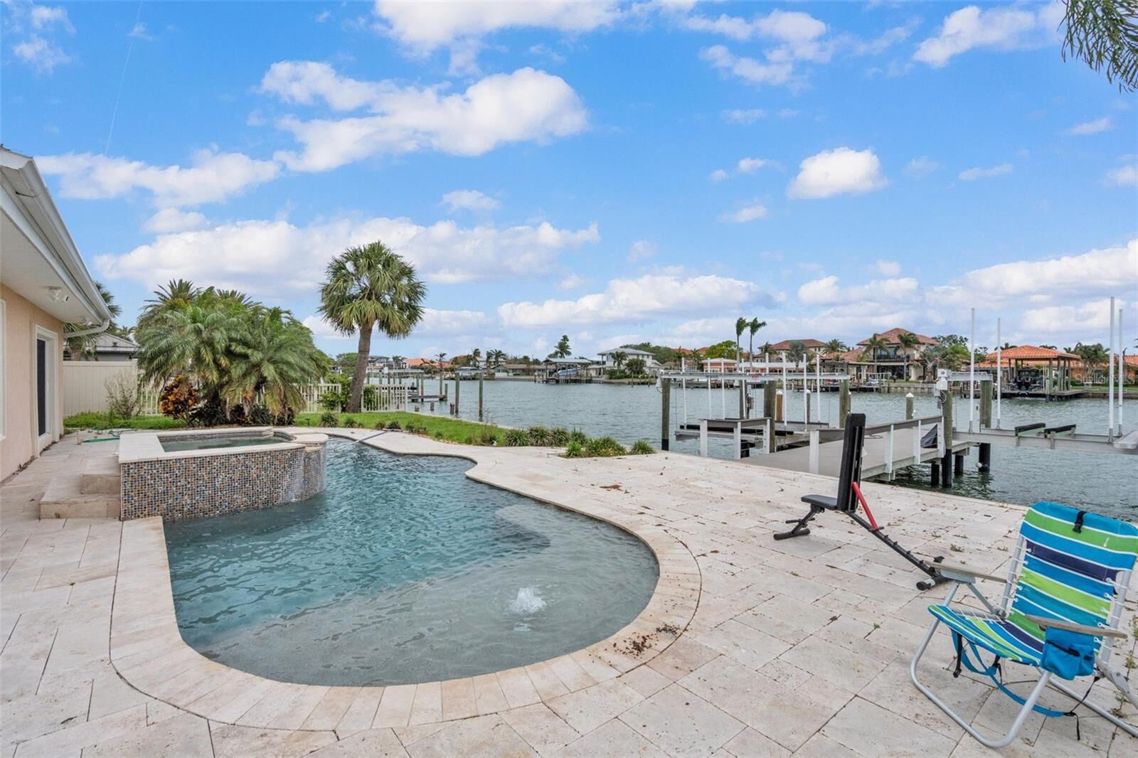 Property Photo: 213 Leeward Island FL 33767