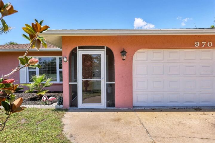 Property Photo: 970 Flamingo Road FL 34293