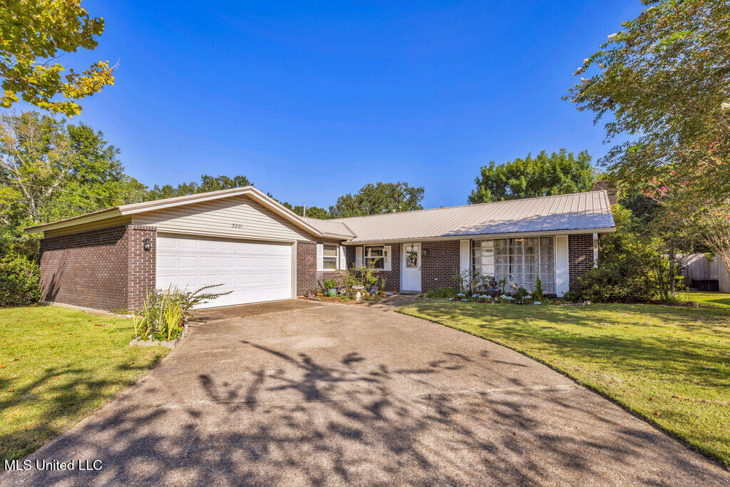 Property Photo: 3201 Nottingham Road MS 39564