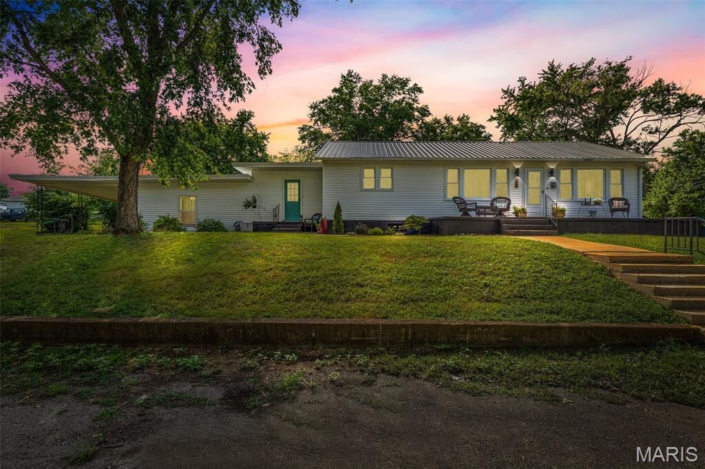 Property Photo: 608 8th Street MO 63601