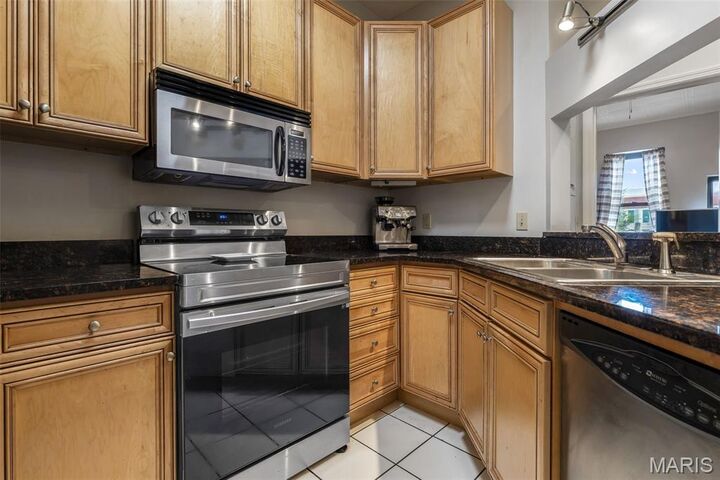 Property Photo: 1424 Dolman A MO 63104