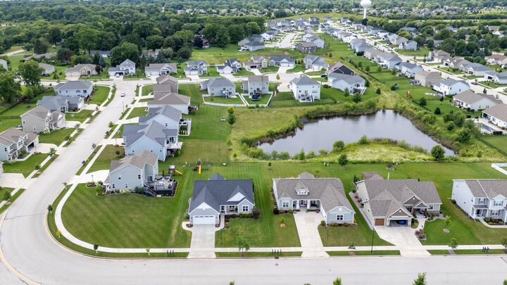 Property Photo: 1088 Evergreen Trl WI 53066