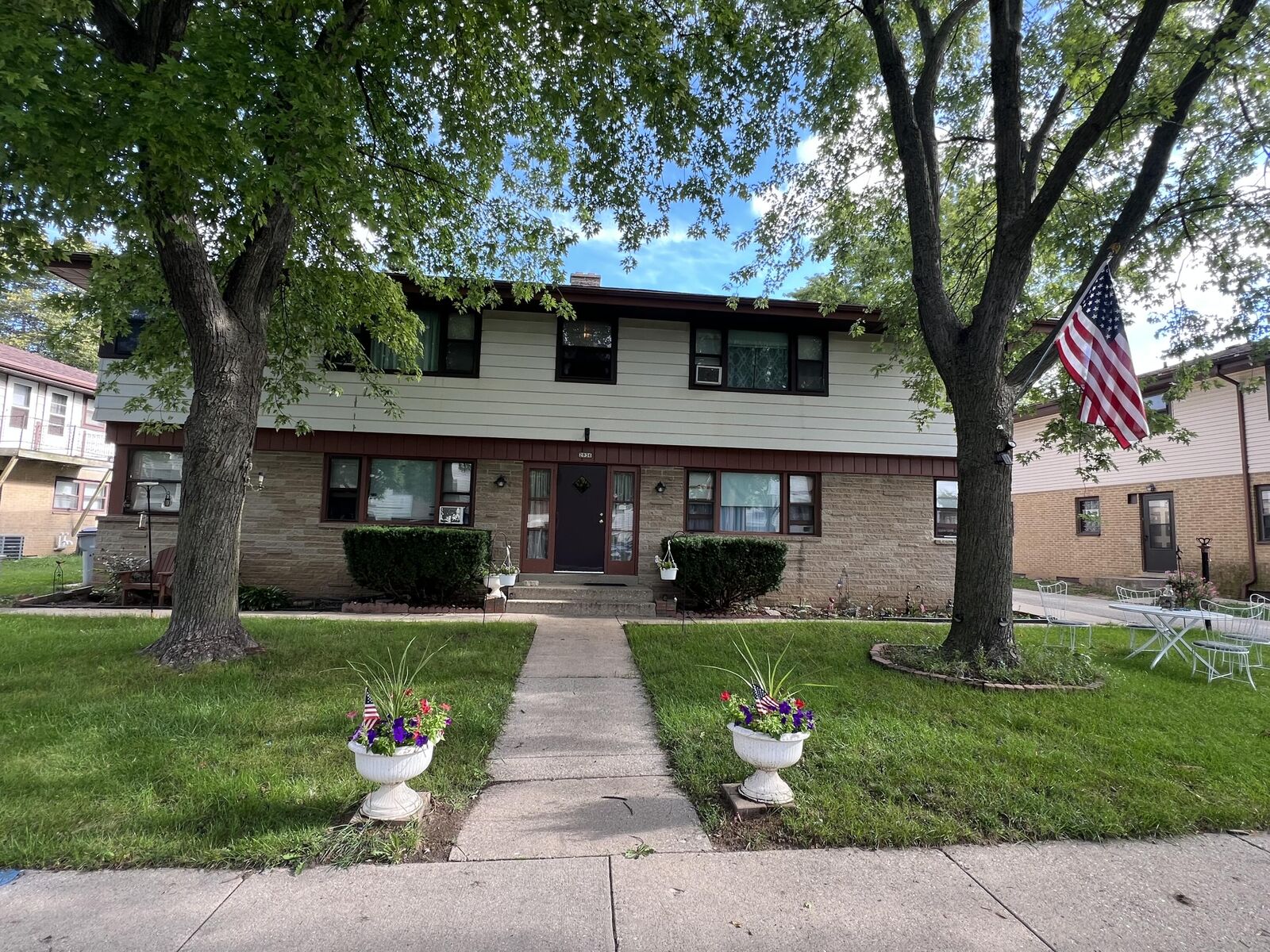 Property Photo: 2936 W Parnell Ave WI 53221