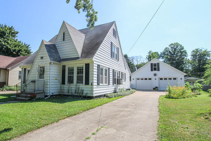 630 S Lincoln Avenue  Three Rivers MI 49093 photo