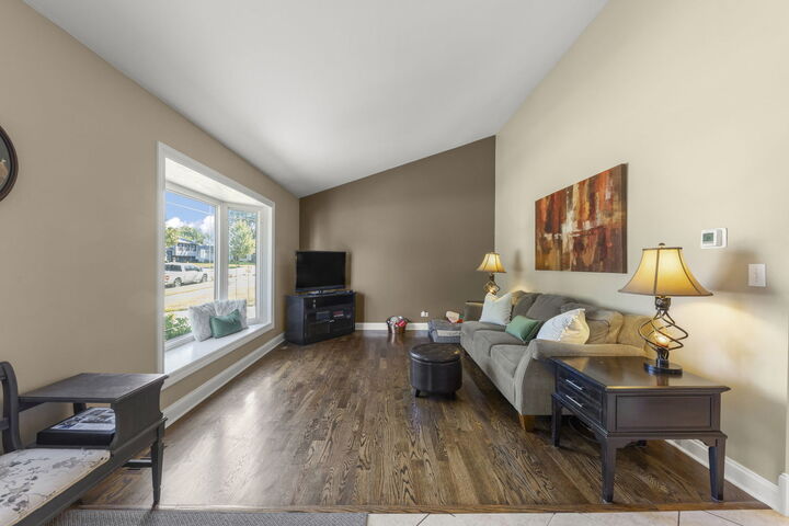 Property Photo: 1425 Colwyn Drive IL 60194