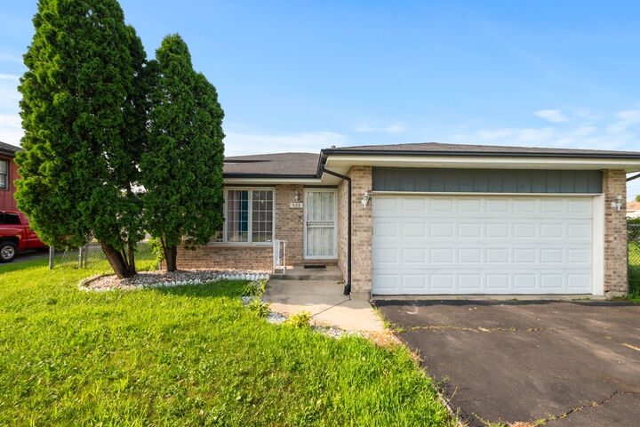 Property Photo: 928 E 153rd Street IL 60426
