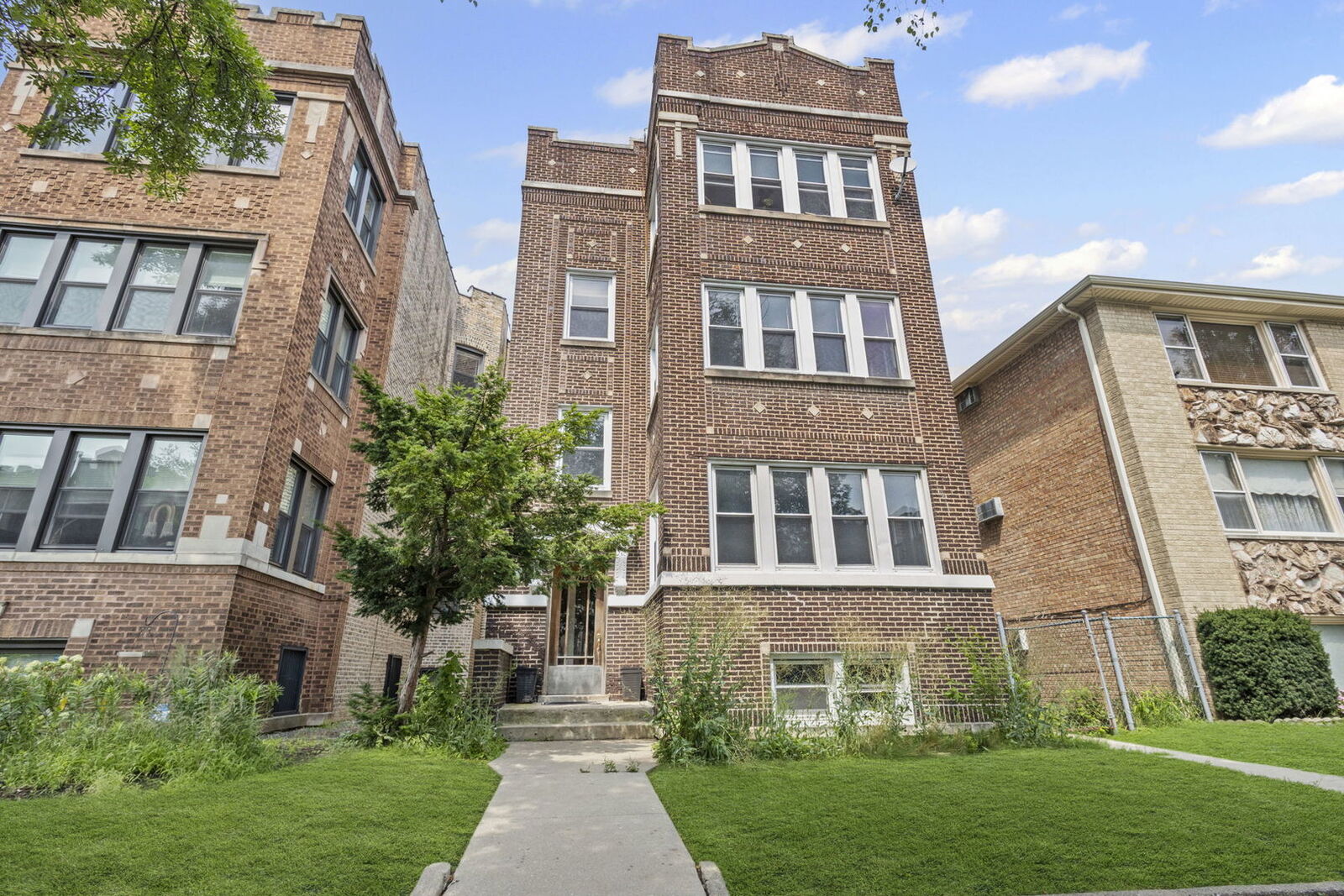 Property Photo:  2712 W Winnemac Avenue 1  IL 60625 