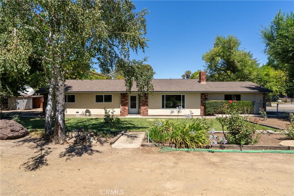 Property Photo:  8960 Azucena Avenue  CA 93422 