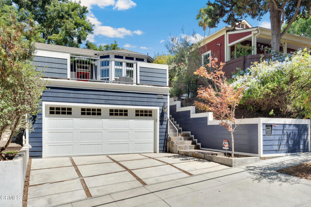 Property Photo:  2653 W Avenue 35  CA 90065 