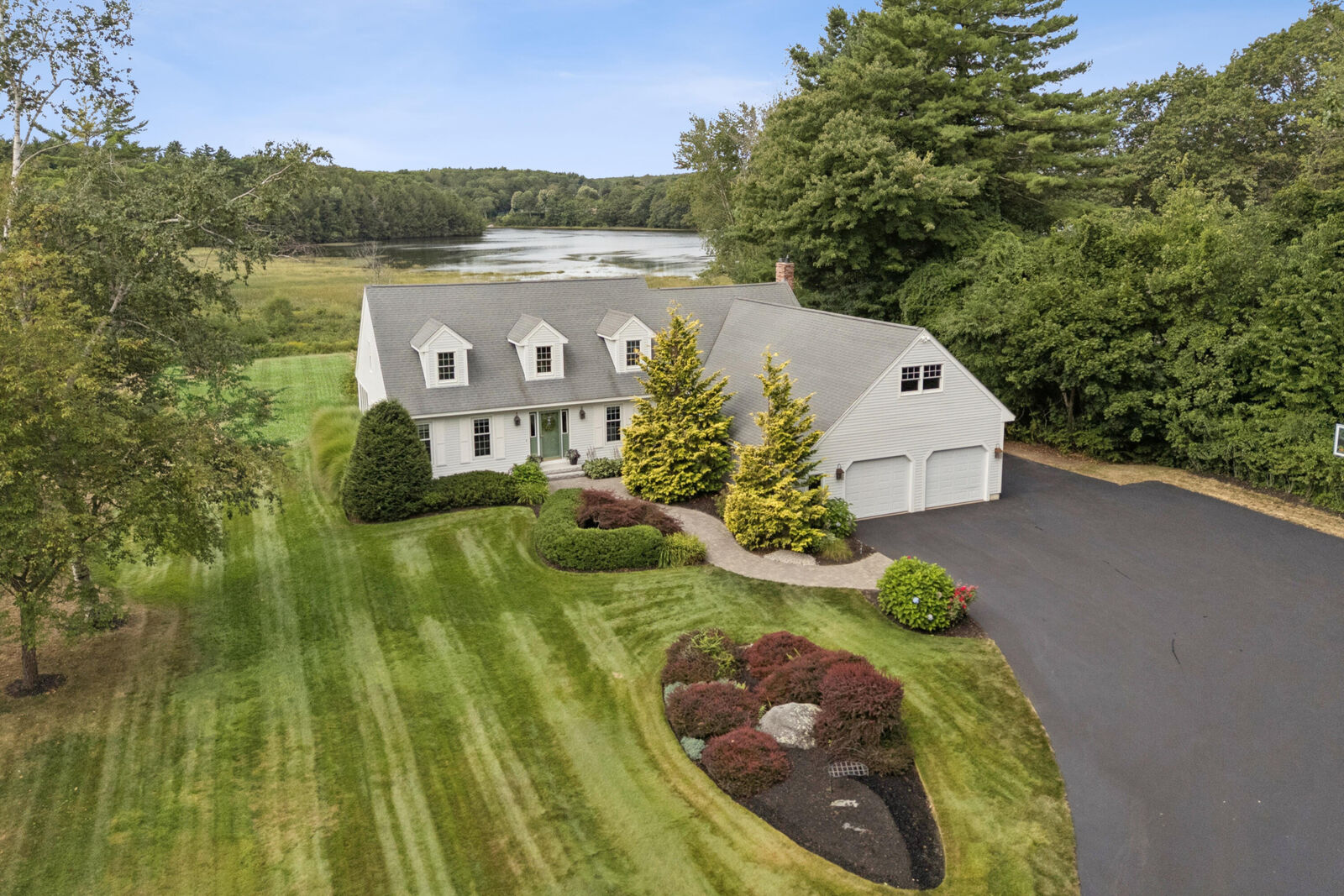 Property Photo:  15 Thunder Road  ME 04072 