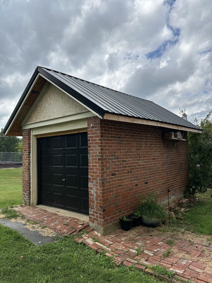 Property Photo: 507 Lafayette Rd TN 37150