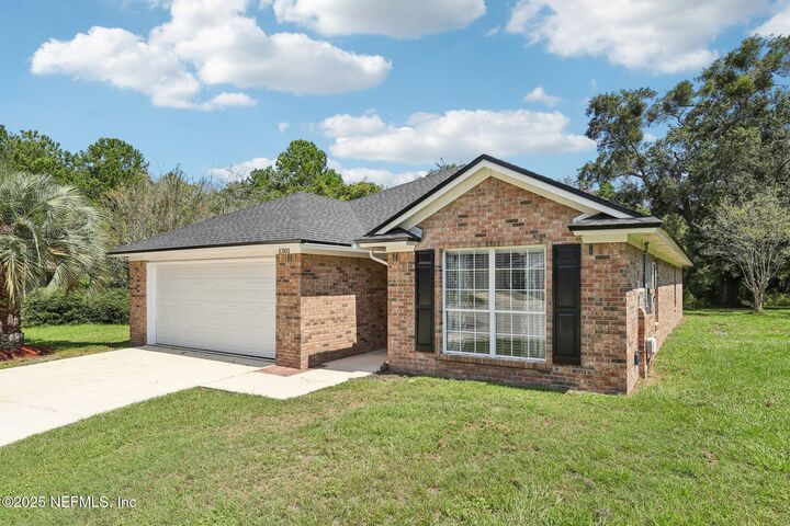 Property Photo: 1301 Portside Drive FL 32003