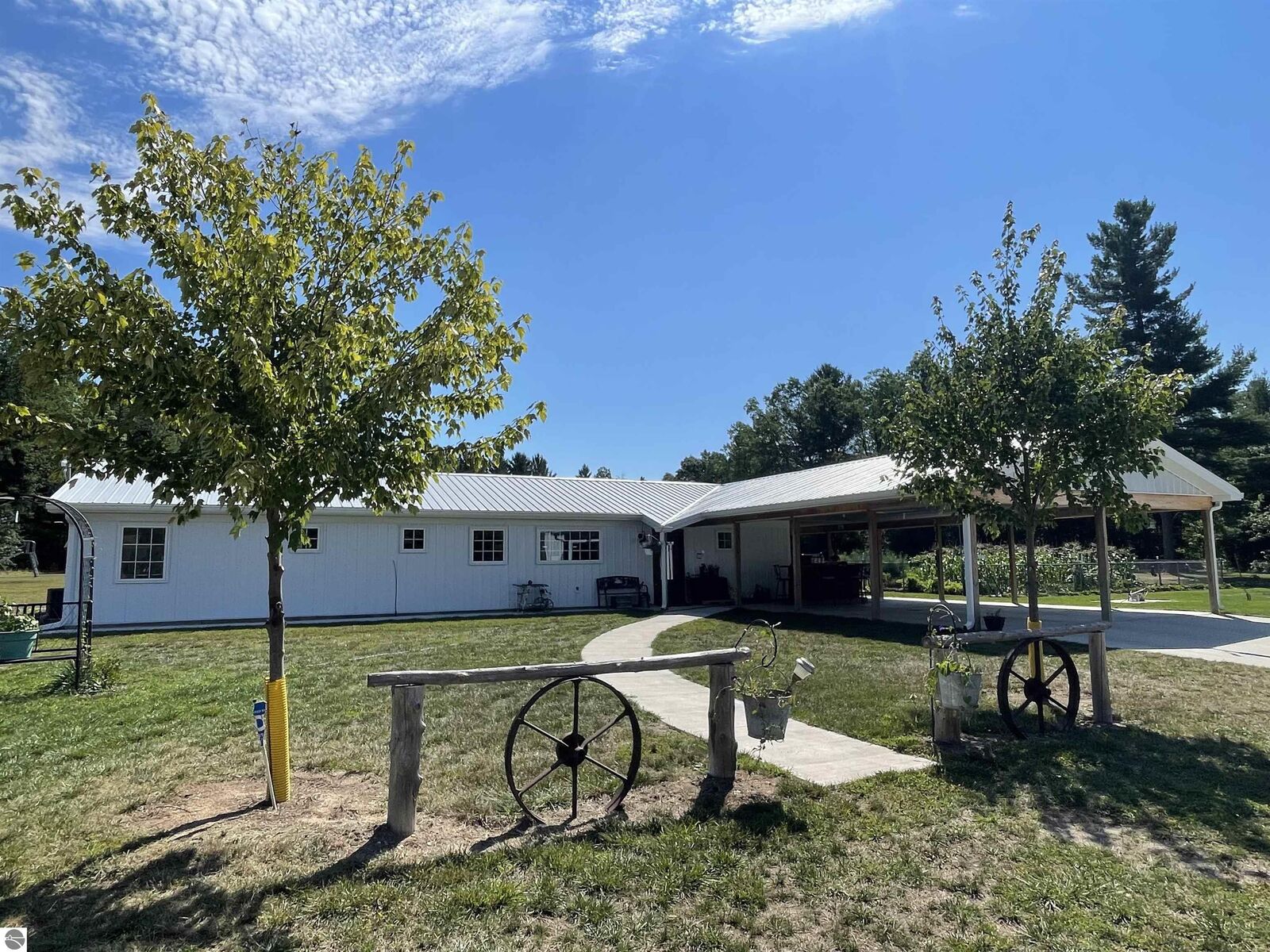 Property Photo: 2492 E Fir Road MI 48625