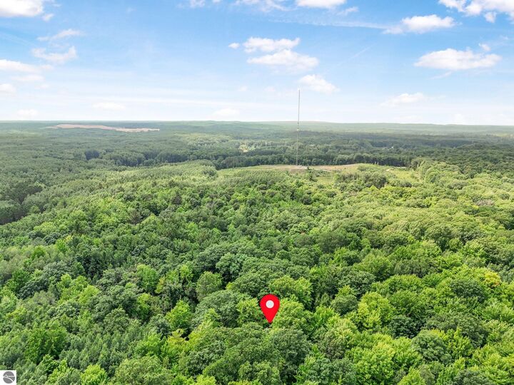 Property Photo: 1050 N 47 1/2 Road MI 49663