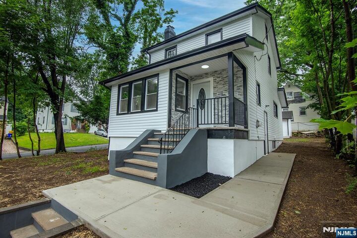 1470 Gaylord Terrace  Teaneck NJ 07666 photo