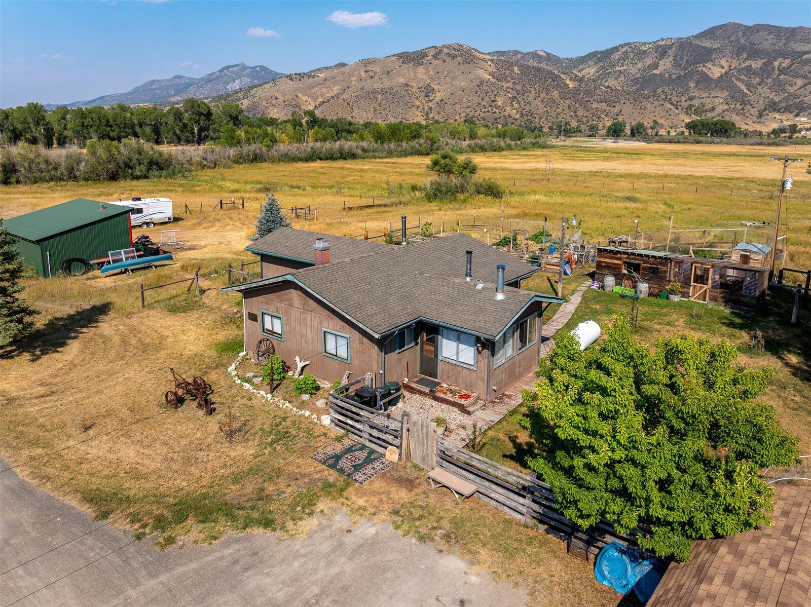 Property Photo: 24 Stoner Lane MT 59721