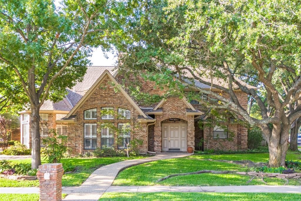 Property Photo:  3840 Edgewater Drive  TX 76021 