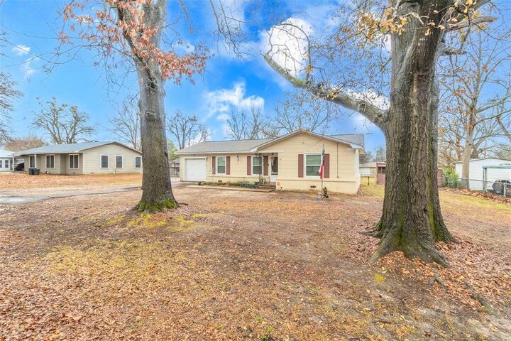 Property Photo: 710 E Side Drive TX 75783