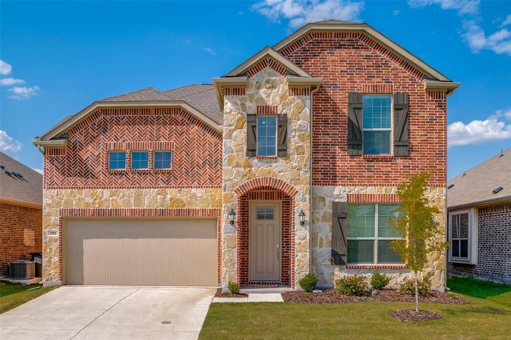 Property Photo: 220 Cherryvale Lane TX 75407