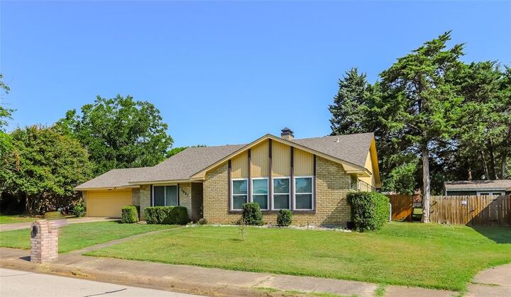 1327 Big Stone Gap Road  Duncanville TX 75137 photo