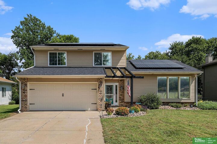 Property Photo: 807 Bluff Street NE 68005