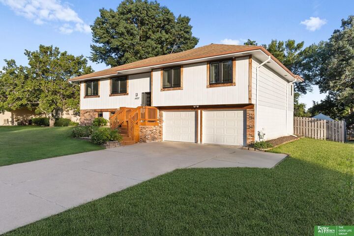 Property Photo: 14537 Drexel Street NE 68137