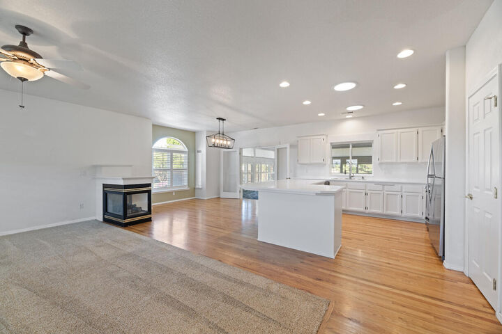 Property Photo: 494 Pinnacle Ridge OR 97524