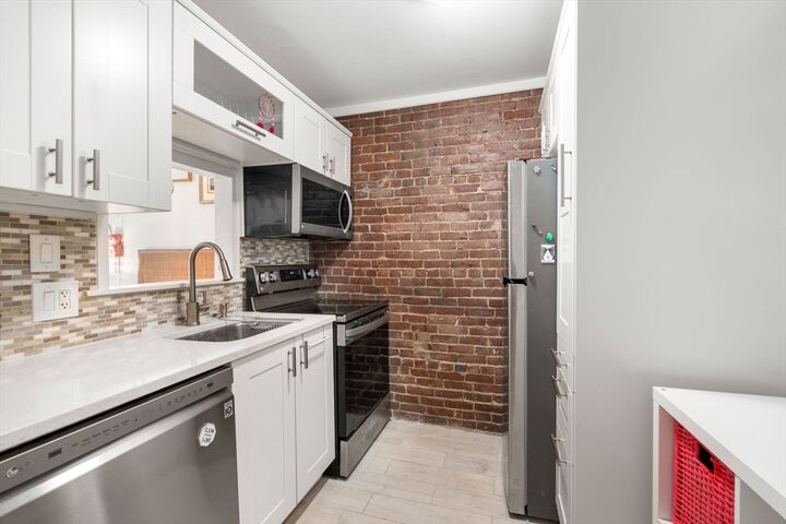 Property Photo: 298 Commonwealth Ave G1 MA 02115