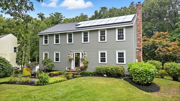 Property Photo:  9 Ellsworth Rd  MA 01810 