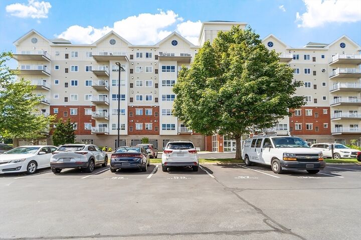 Property Photo: 527 Pawtucket Blvd 206 MA 01854