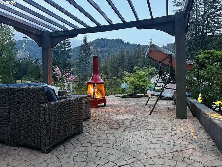 Property Photo:  11 Edgewater Dr  WA 98610 