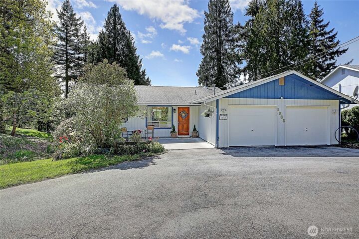 Property Photo:  1863  Lake Drive  WA 98282 