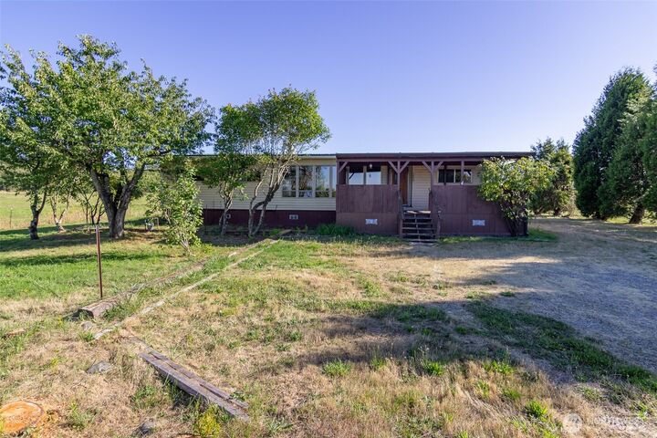 Property Photo: 2699 Aldergrove Road WA 98248
